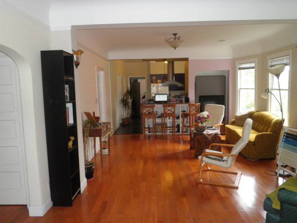 Listing photo 1 of 5