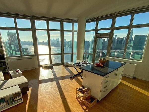 Listing photo 1 of 5