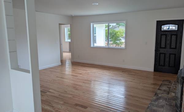 Listing photo 1 of 5