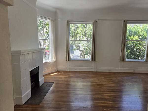 Listing photo 1 of 5