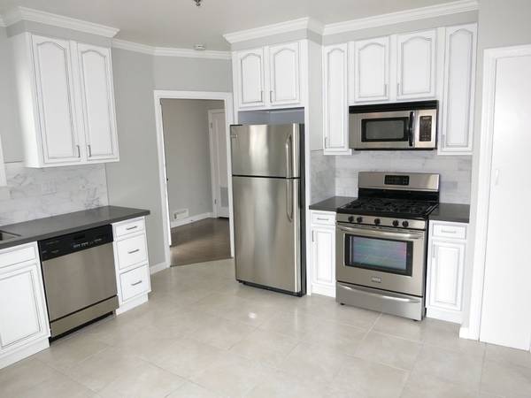 Listing photo 1 of 5