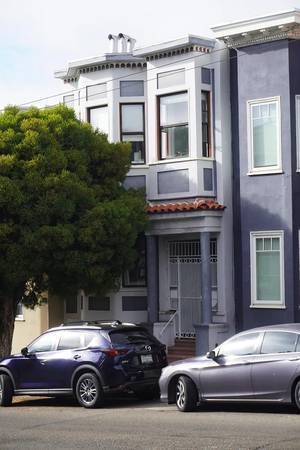 Listing photo 1 of 5