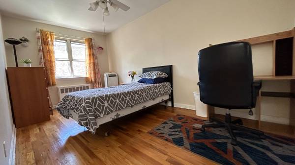 Listing photo 1 of 5