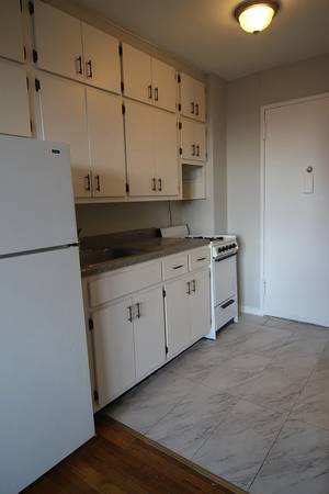 Listing photo 1 of 5