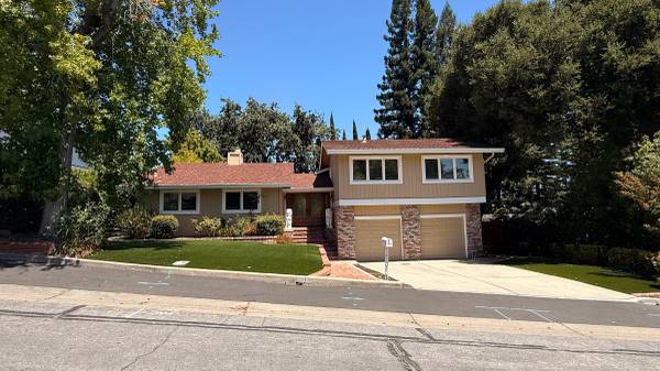 Listing photo 1 of 5