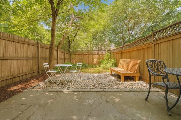 Listing photo 1 of 5