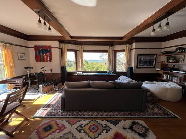 Listing photo 1 of 5
