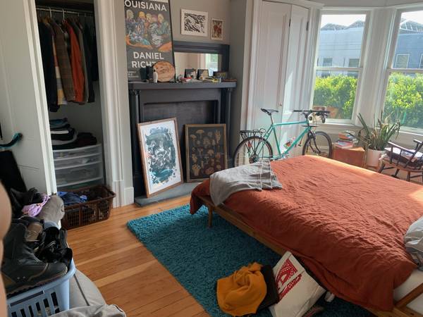 Listing photo 1 of 4