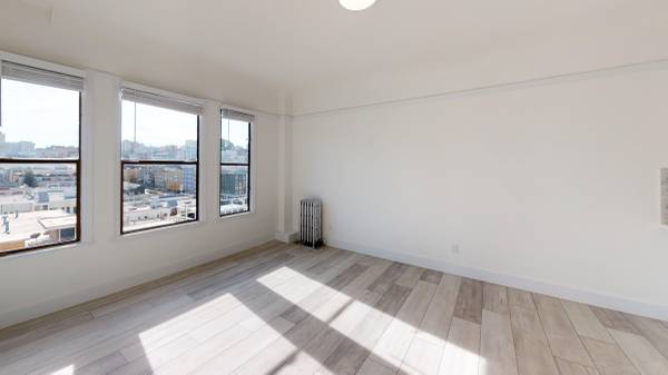 Listing photo 1 of 5