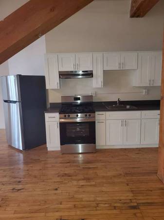 Listing photo 1 of 5