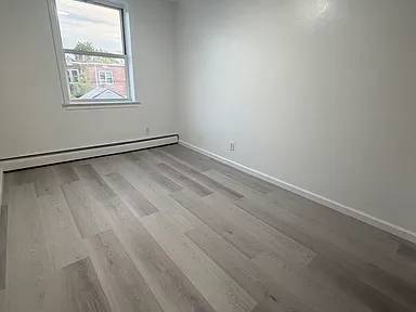 Listing photo 1 of 4