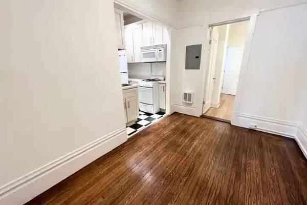 Listing photo 1 of 5