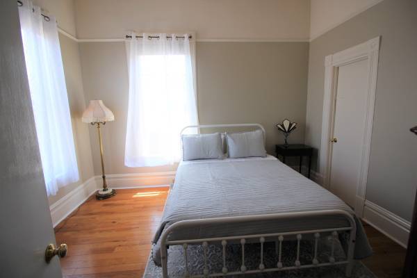 Listing photo 1 of 4