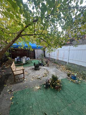 Listing photo 1 of 5