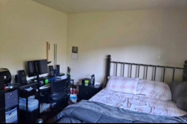 Listing photo 1 of 5