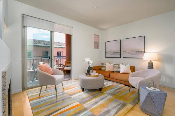 Listing photo 1 of 5