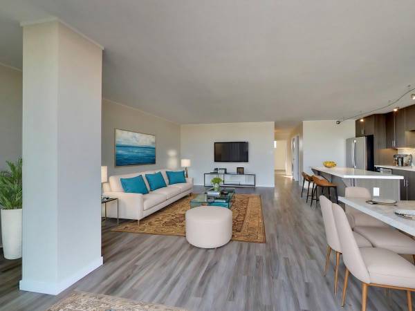 Listing photo 1 of 5