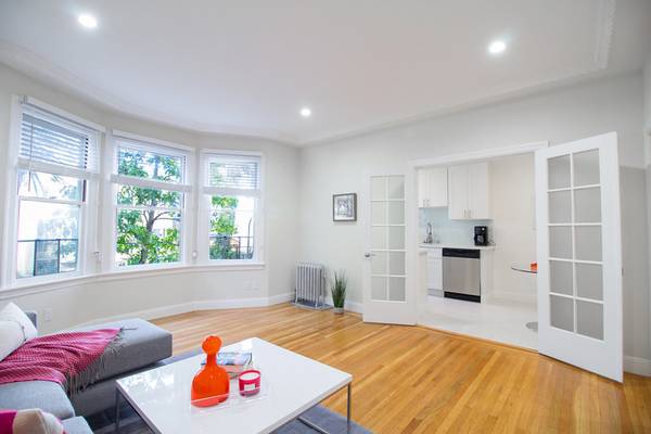 Listing photo 1 of 5