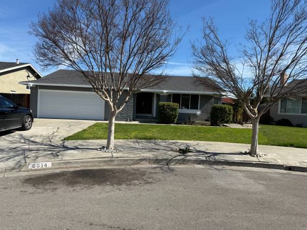 Listing photo 1 of 5