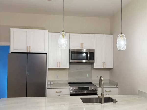 Listing photo 1 of 4