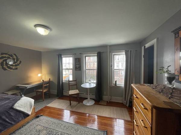 Listing photo 1 of 5