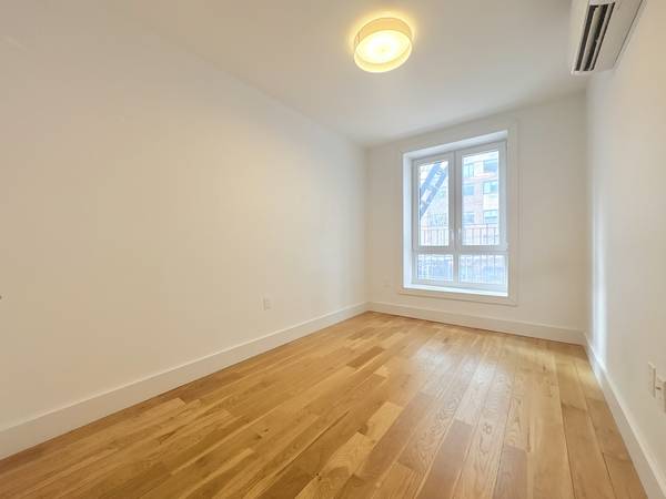 Listing photo 1 of 12