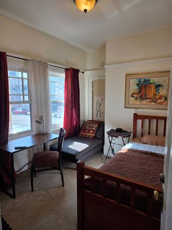 Listing photo 1 of 4