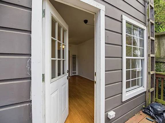 Listing photo 1 of 5