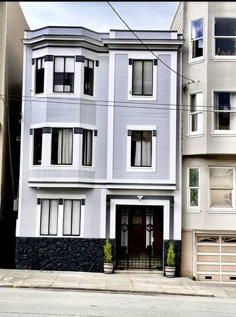 Listing photo 1 of 5