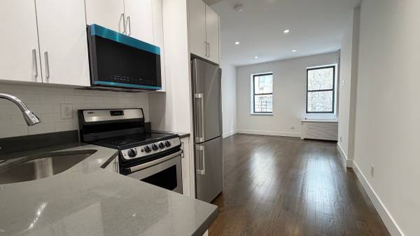 Listing photo 1 of 5