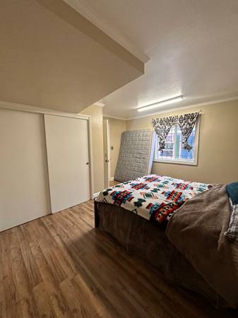 Listing photo 1 of 5