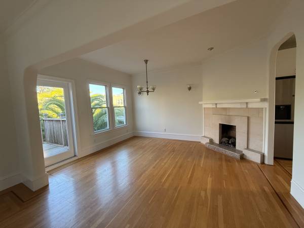 Listing photo 1 of 5