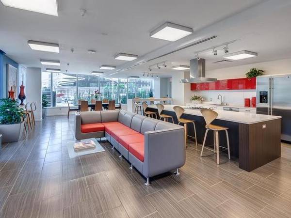 Listing photo 1 of 5