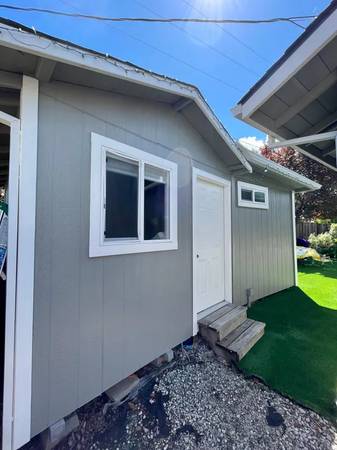 Listing photo 1 of 3