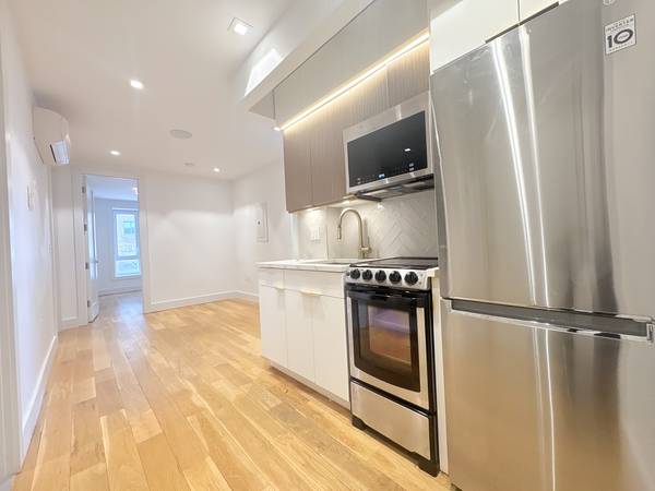 Listing photo 1 of 5