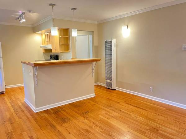 Listing photo 1 of 5