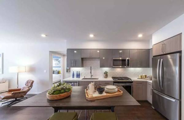 Listing photo 1 of 5