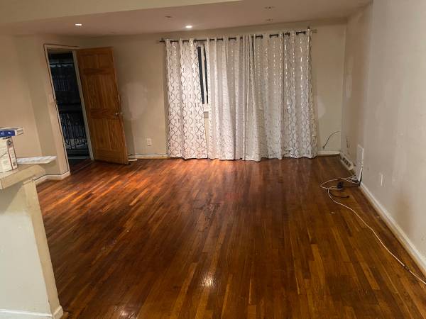 Listing photo 1 of 5