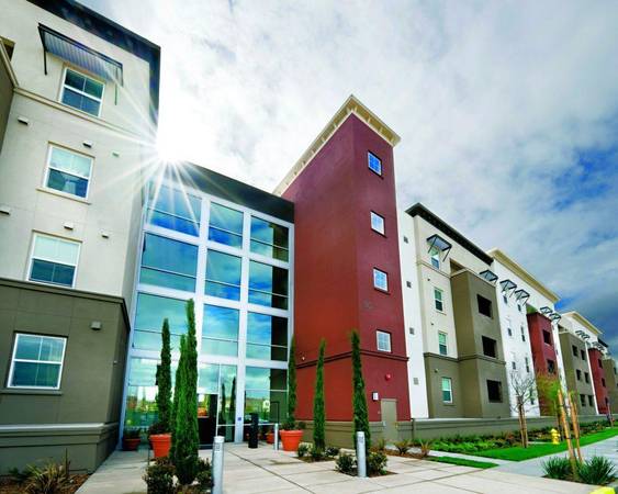 Listing photo 1 of 5