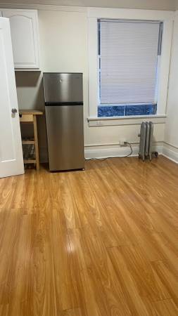 Listing photo 1 of 5