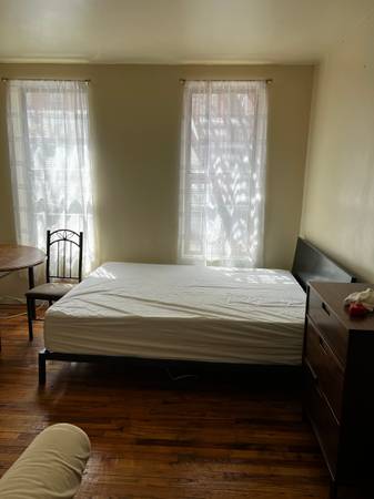 Listing photo 1 of 5