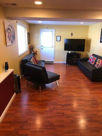 Listing photo 1 of 5