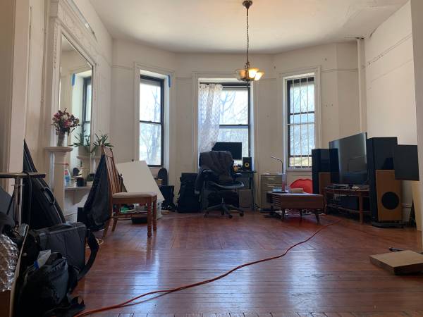 Listing photo 1 of 5