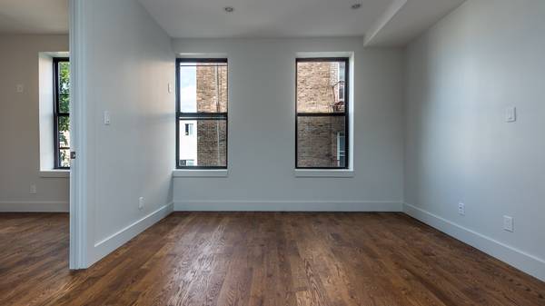 Listing photo 1 of 5