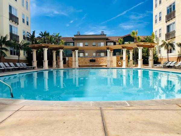 Listing photo 1 of 5