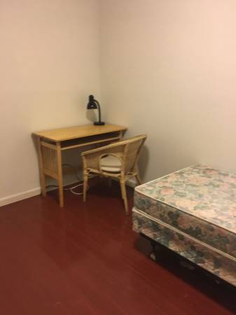 Listing photo 1 of 5