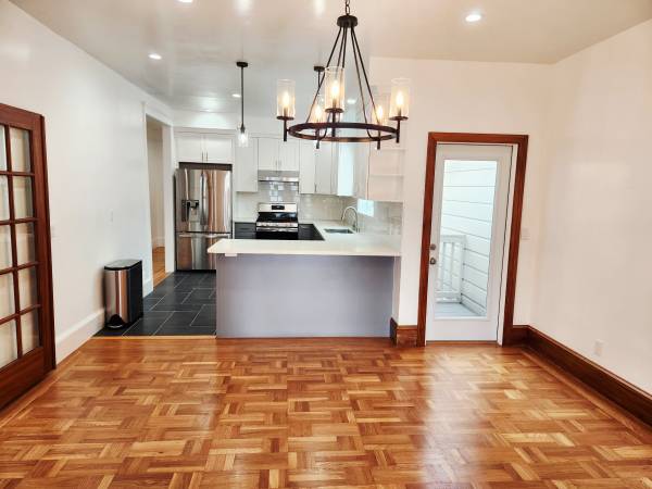 Listing photo 1 of 5