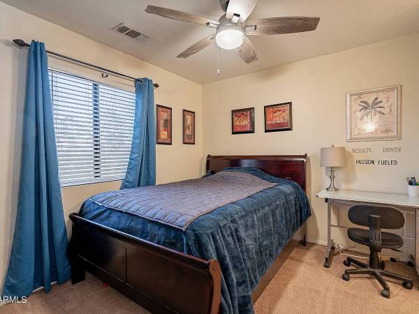 Listing photo 1 of 4