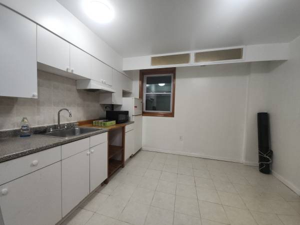 Listing photo 1 of 5