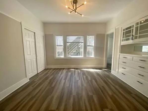 Listing photo 1 of 3